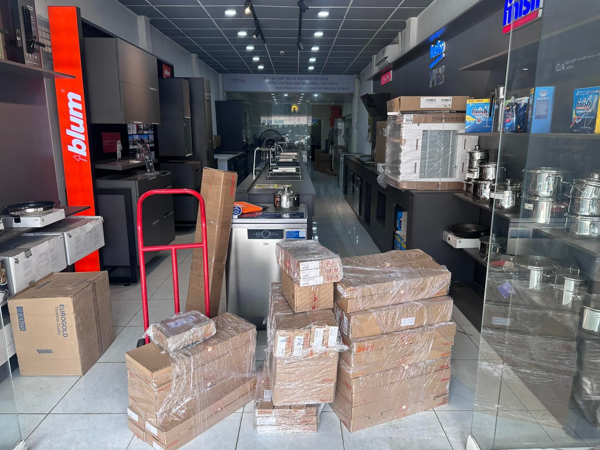 Ray âm giảm chấn mở 3/4 Blum 