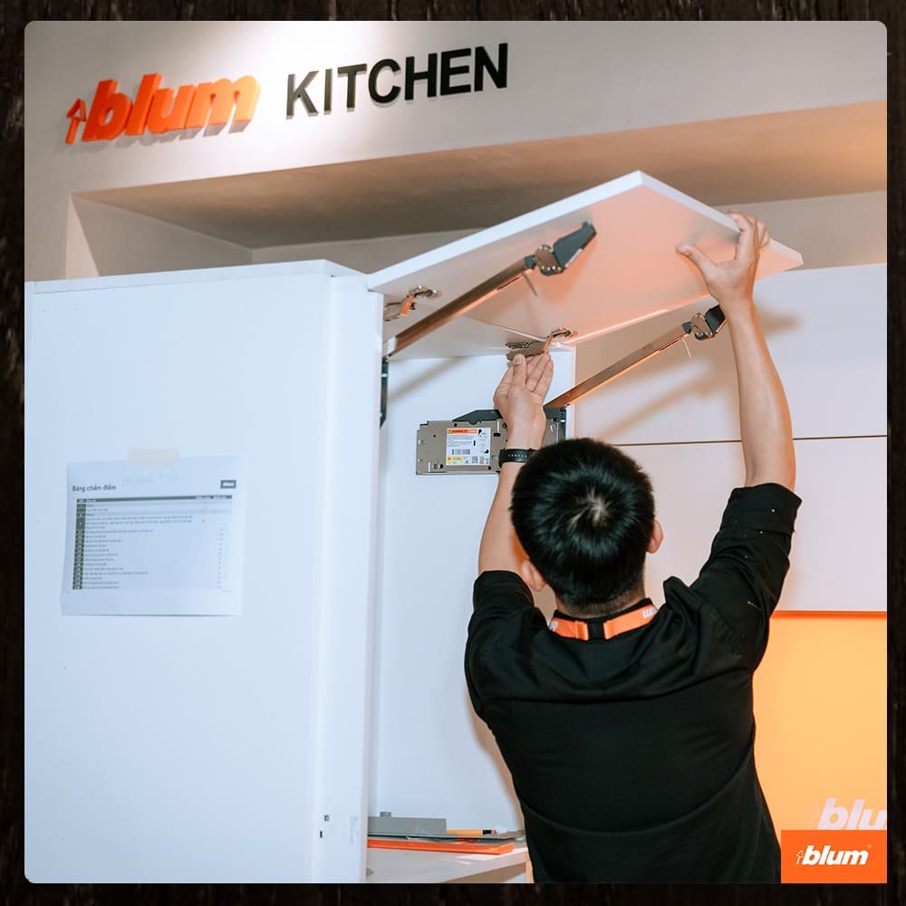 Cách lắp tay nâng Blum đúng kỹ thuật